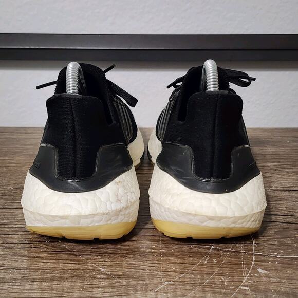 Adidas Ultraboost 21 Women's Athletic Running Shoes Sneakers Size 7 Black - Picture 4 of 9